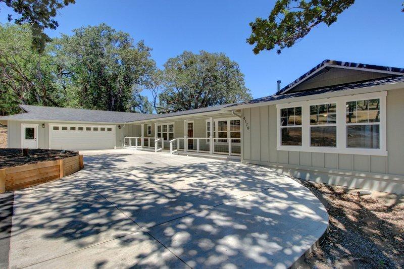 4170 Livingston Road Central Point, OR 97502 - Photo 2 of 35 Additional Photo