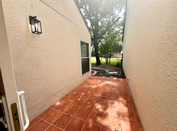 $1,890 | 20313 Sunny Shores Drive, Unit B, Humble, TX 77346