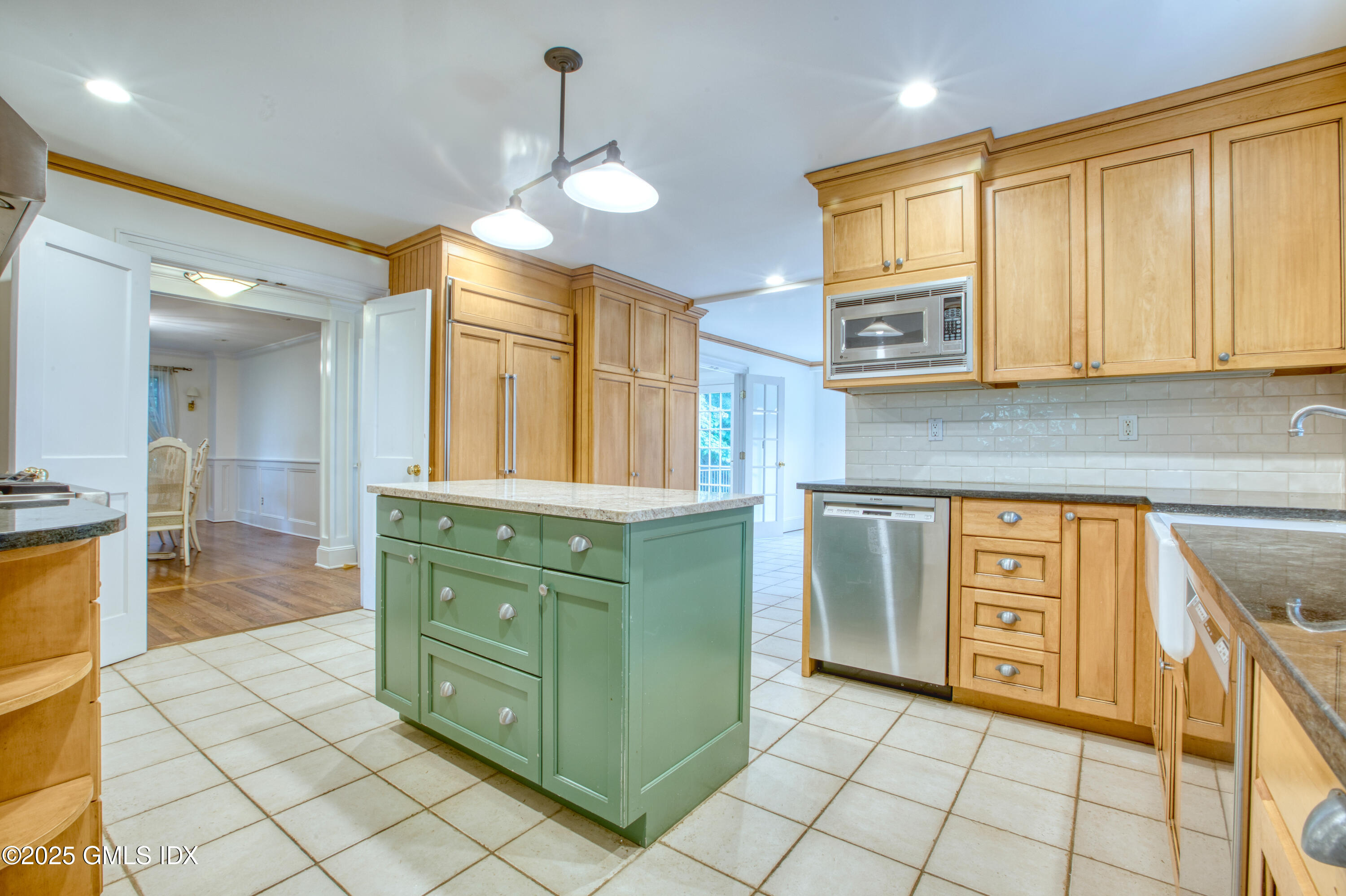 28 Terrace Avenue Riverside, CT 06878 - Photo 12 of 38 864A8059-20