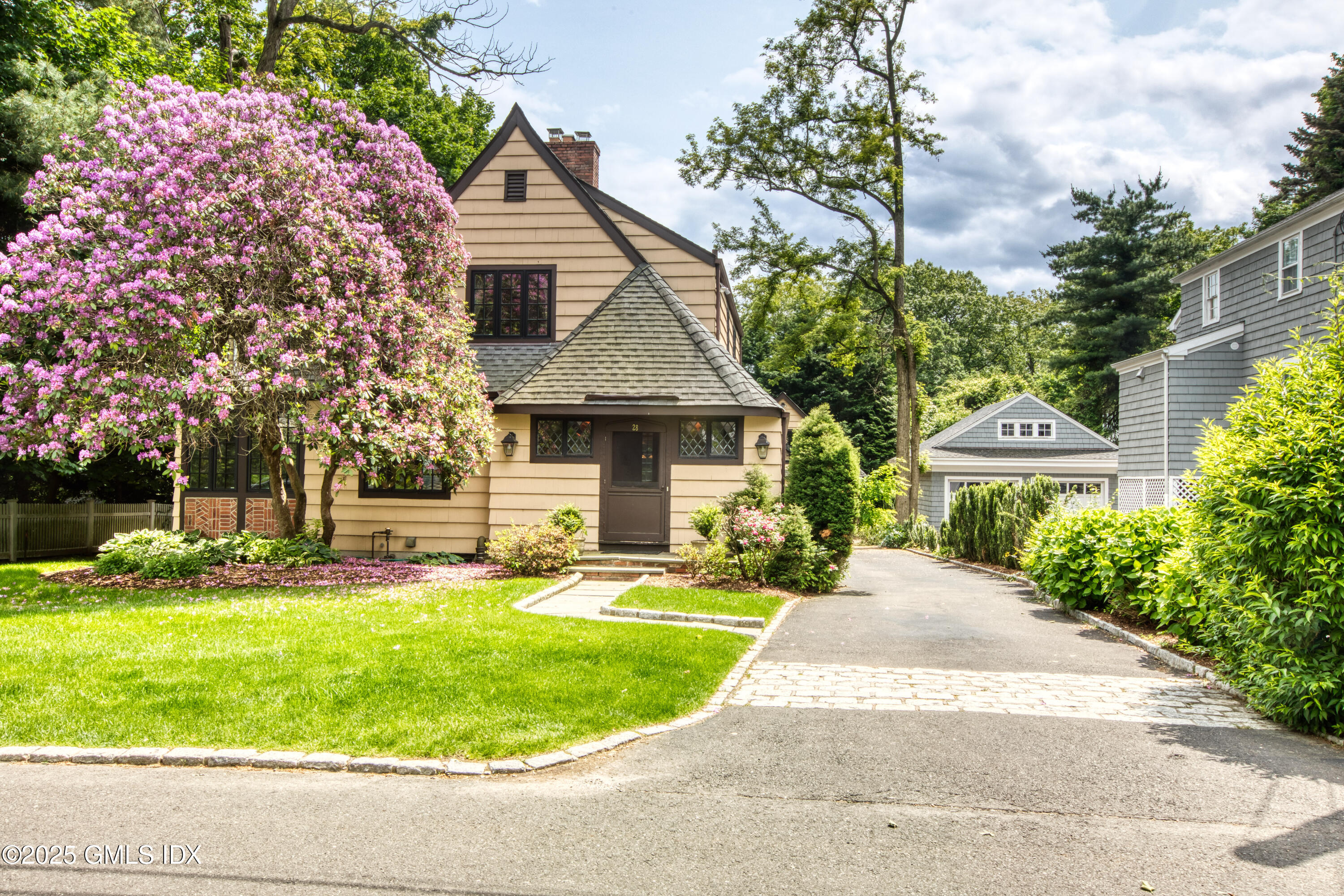 28 Terrace Avenue Riverside, CT 06878 - Photo 2 of 38 864A7971-1