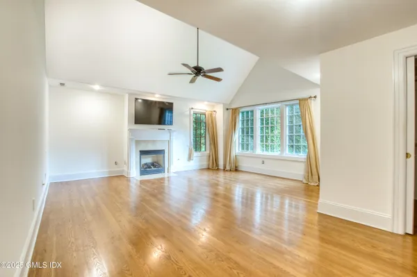 $15,000 | 28 Terrace Avenue, Riverside, CT 06878