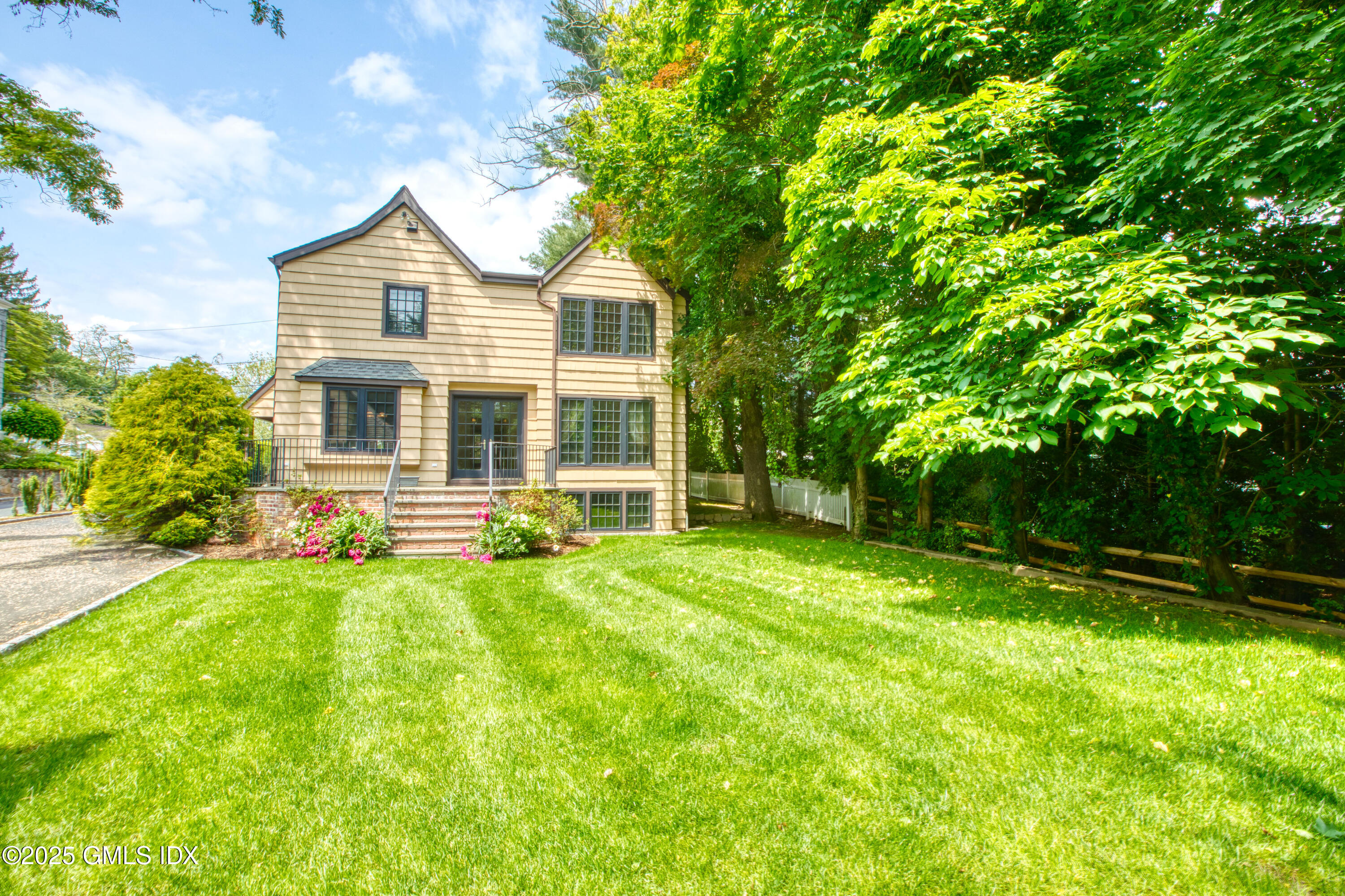 28 Terrace Avenue Riverside, CT 06878 - Photo 5 of 38 864A8023-12