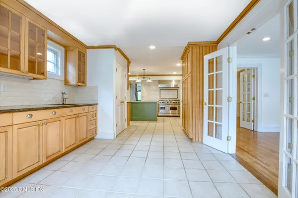 $15,000 | 28 Terrace Avenue, Riverside, CT 06878