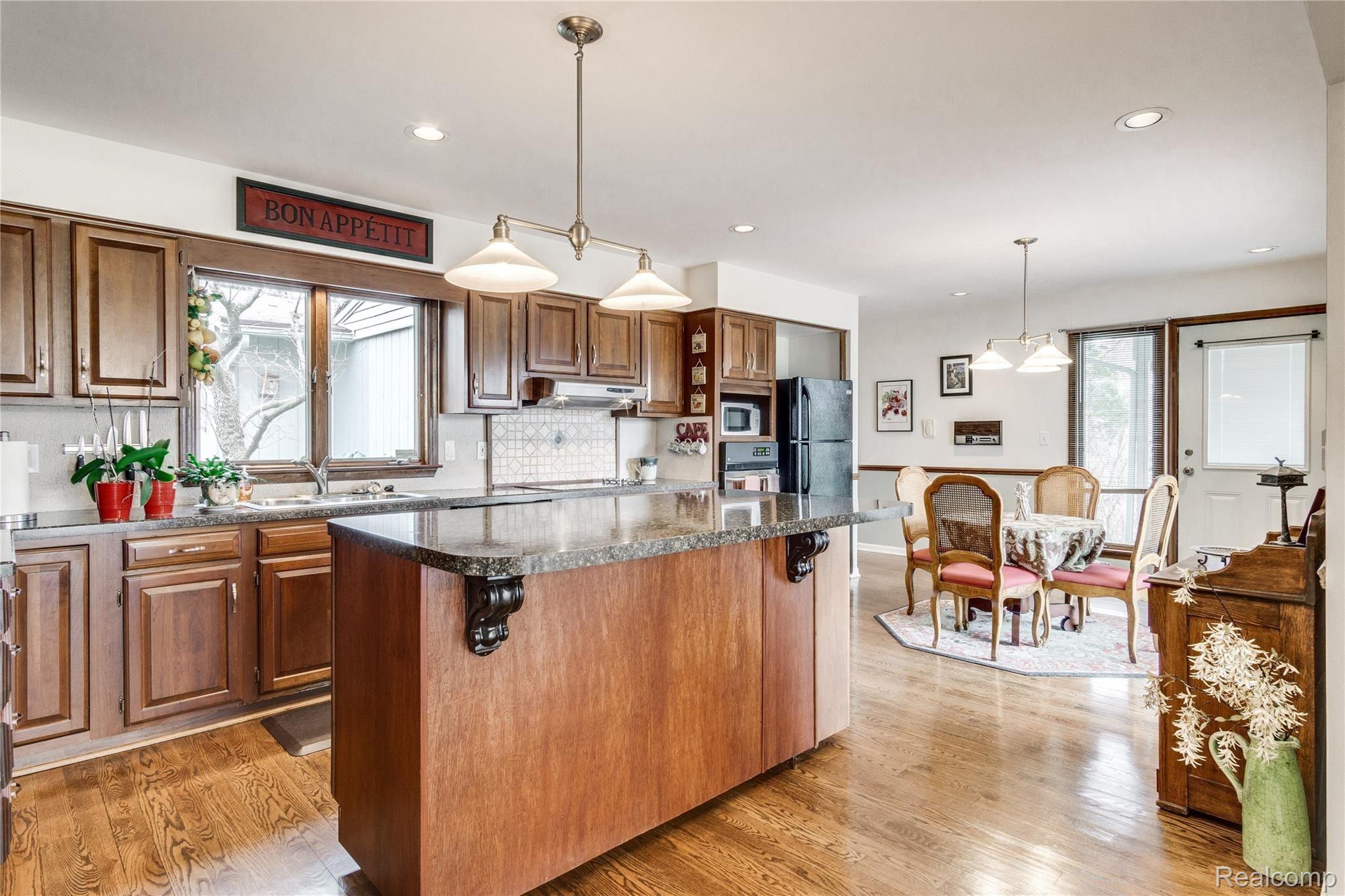 1438 Flushing Road Flushing, MI 48433 - Photo 8 of 32 Interiors (13 of 58).jpg