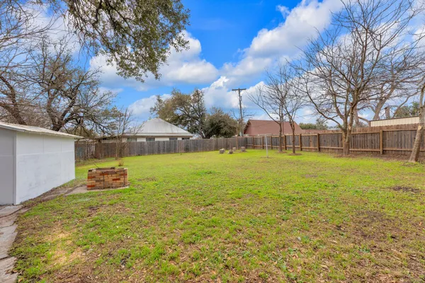 $285,000 | 1709 Cecelia Street, Taylor, TX 76574