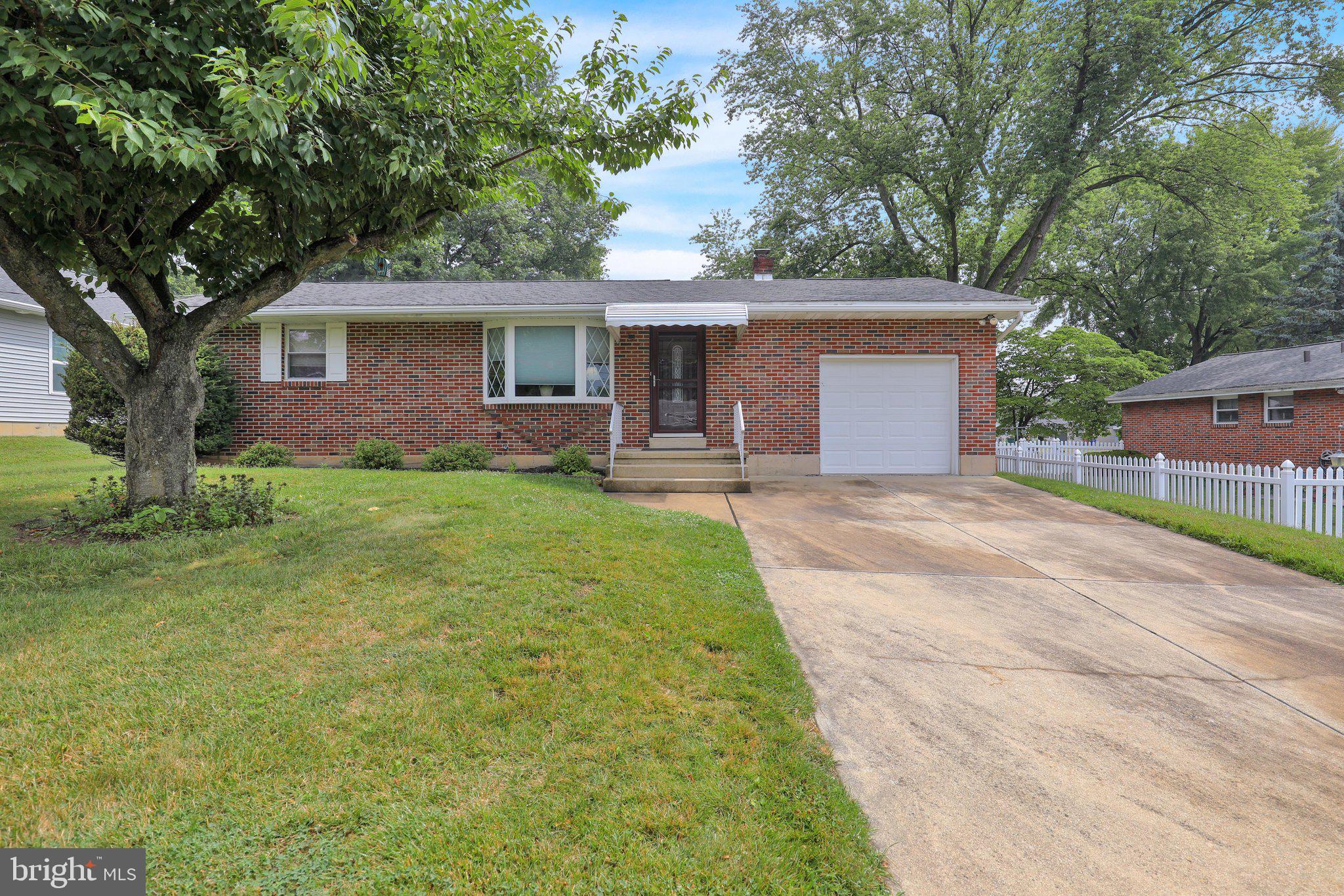 411 Mc Arthur Avenue Reading, PA 19607 - Photo 1 of 30 360_7510