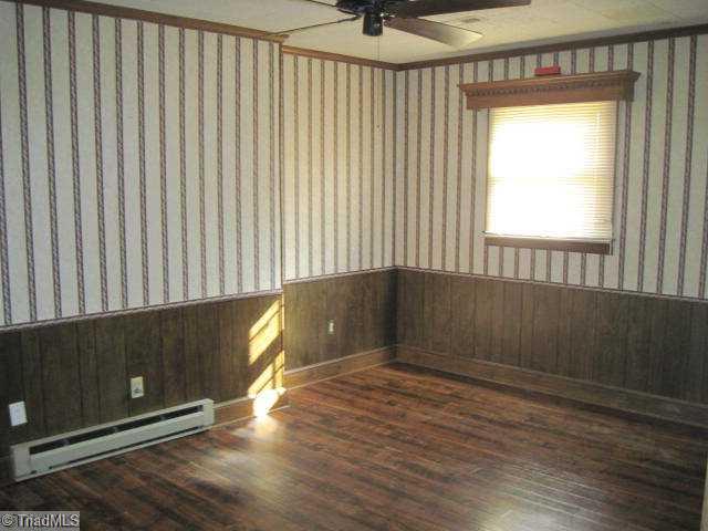 1202 East Meadow Road Eden, NC 27288 - Photo 5 of 9 Den/Family/Great Room.