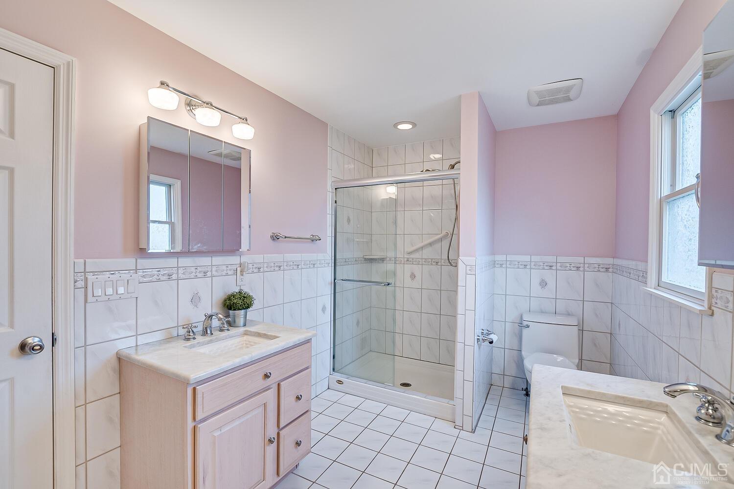 46 Hamlin Road Edison, NJ 08817 - Photo 26 of 43 Gallery Image 26