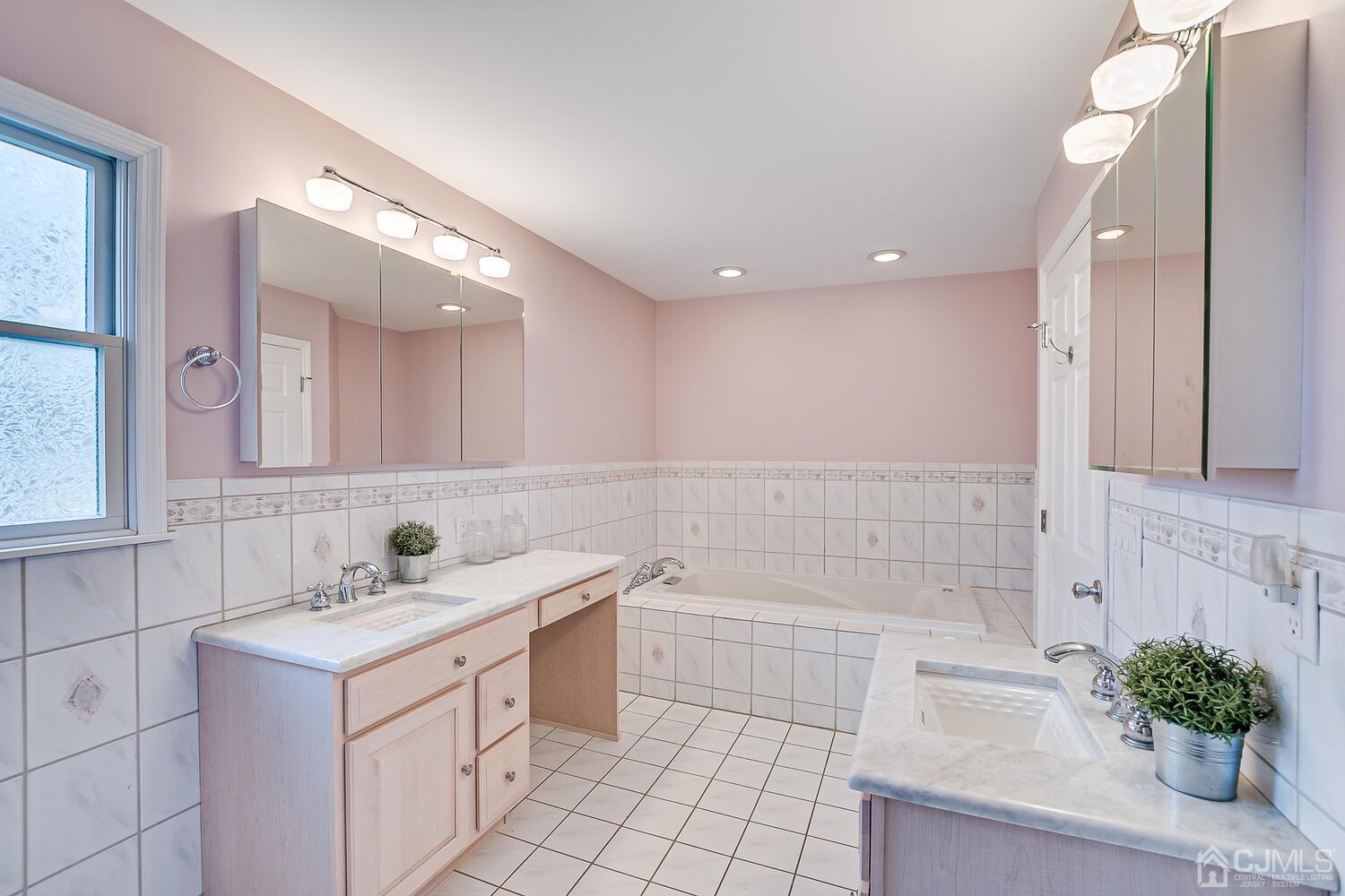 46 Hamlin Road Edison, NJ 08817 - Photo 27 of 43 Gallery Image 27
