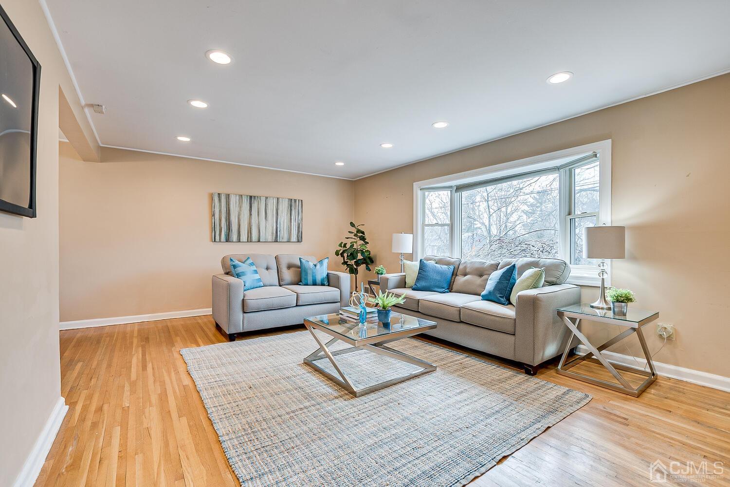 46 Hamlin Road Edison, NJ 08817 - Photo 8 of 43 Gallery Image 8