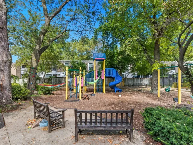 $650,000 | 1412 East Rochdale Place, Chicago, IL 60615