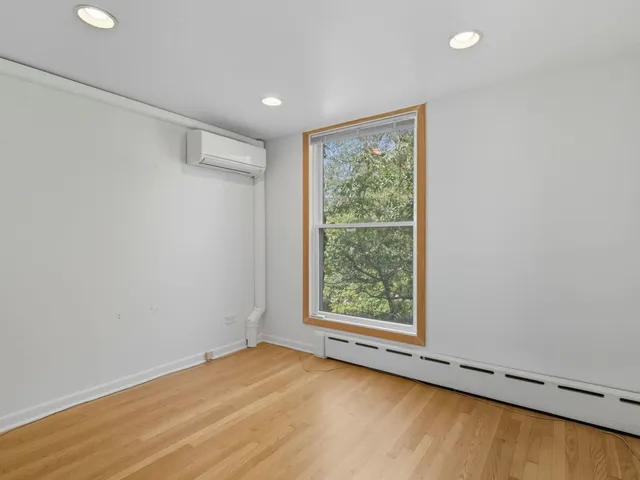 $650,000 | 1412 East Rochdale Place, Chicago, IL 60615