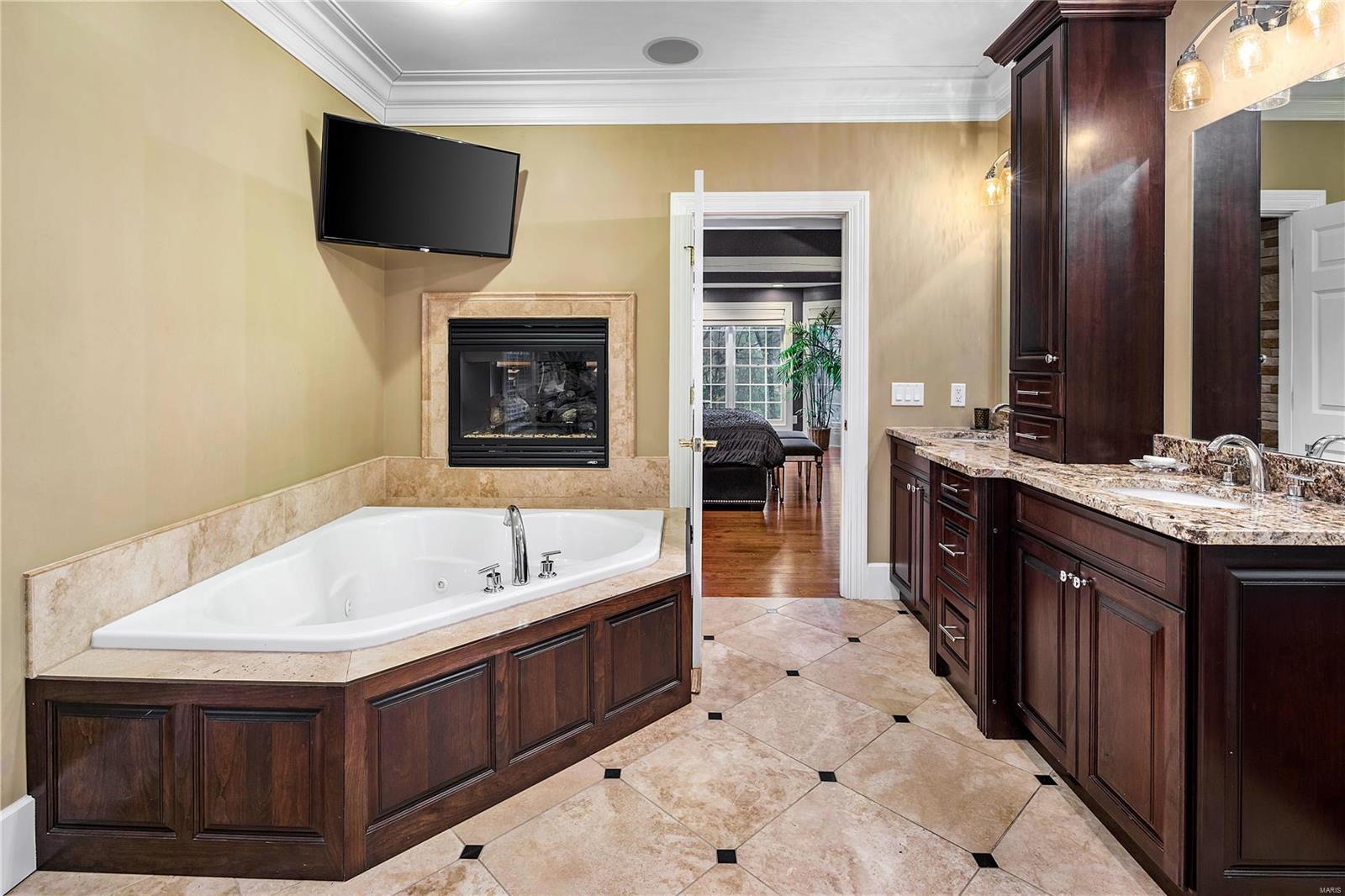 9650 Litzsinger Road St. Louis, MO 63124 - Photo 27 of 37 Gallery Image 27