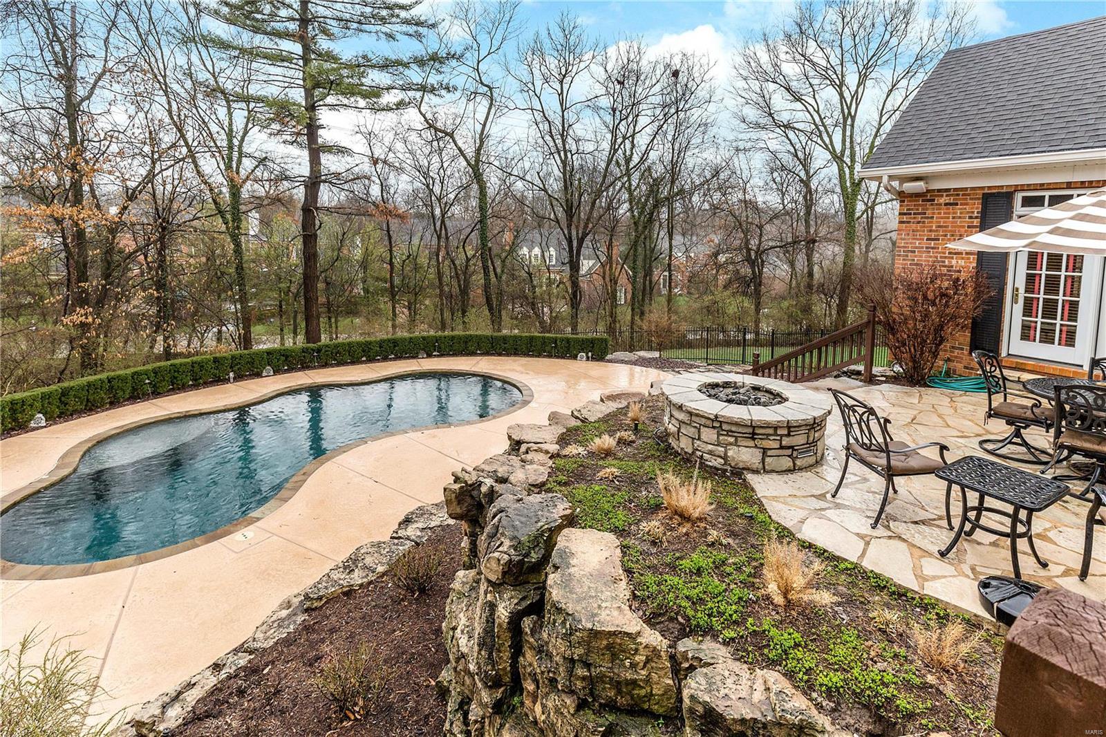9650 Litzsinger Road St. Louis, MO 63124 - Photo 5 of 37 Gallery Image 5