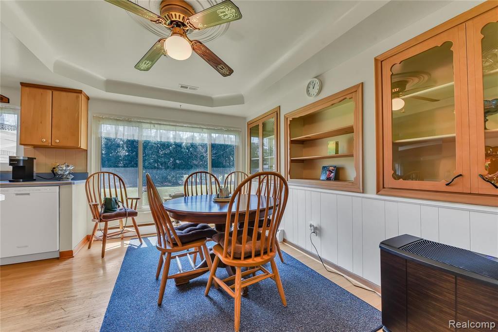 2073 Walton Boulevard Rochester Hills, MI 48309 - Photo 6 of 29