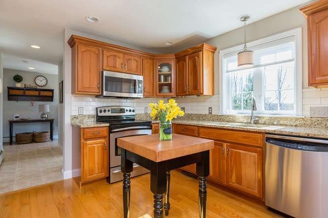 143 Middle Road Falmouth, ME 04105 - Photo 8 of 35 Photo