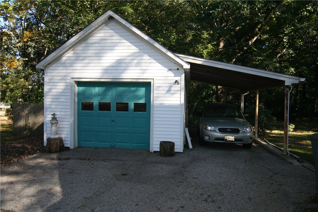 83 Knotty Oak Road Coventry, RI 02816 - Photo 3 of 14