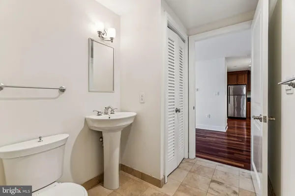 $2,350 | 1701 Locust Street, Unit 2111, Philadelphia, PA 19103