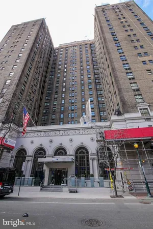 $2,350 | 1701 Locust Street, Unit 2111, Philadelphia, PA 19103