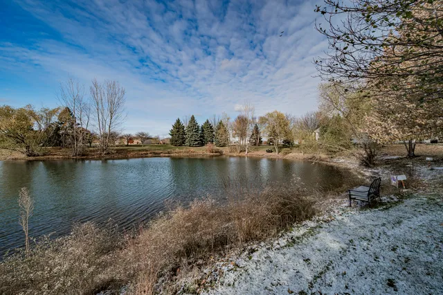 $3,000 | 201 Dorset Avenue, Unit 201, Oswego, IL 60543