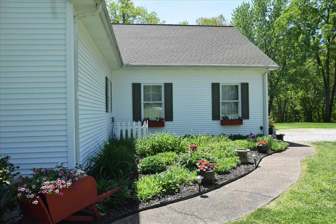 9505 Heim Road Chandler, IN 47610 - Photo 31 of 35 Gallery Image 31