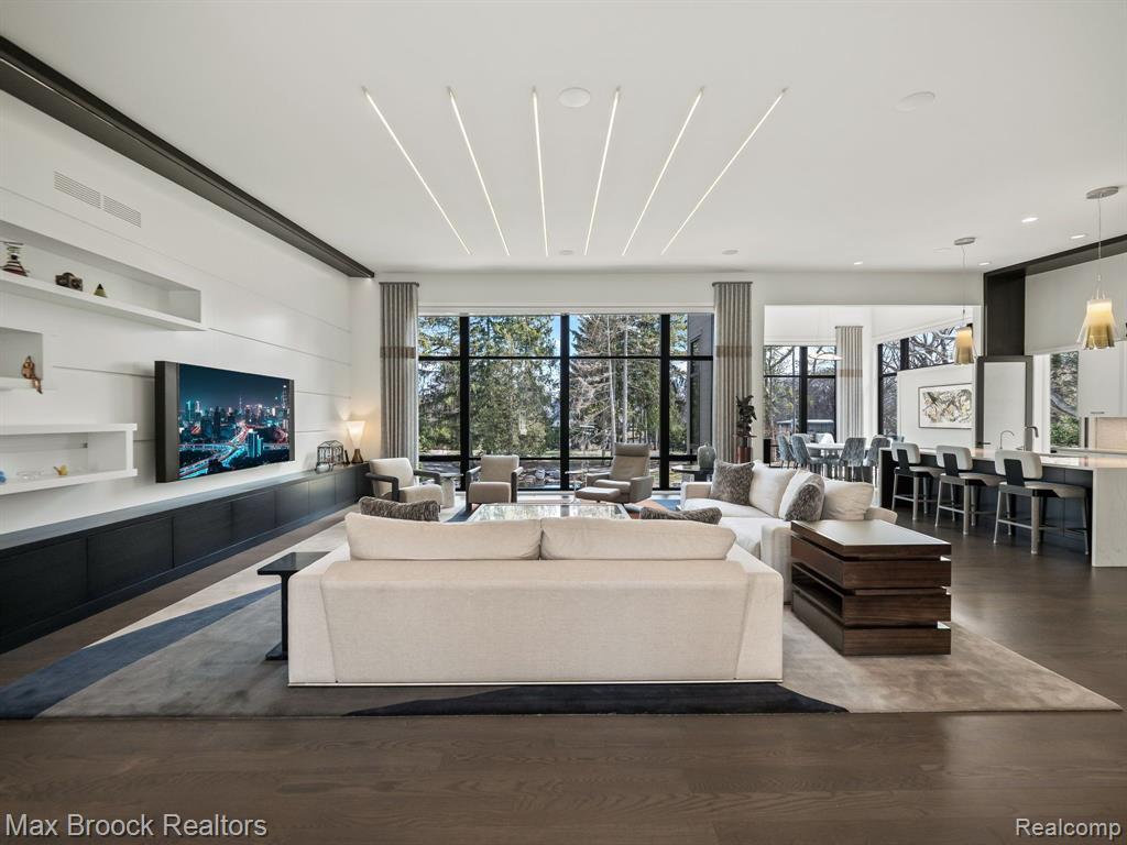 4890 Charing Cross Road Bloomfield Hills, MI 48304 - Photo 6 of 52 Gallery Image 6