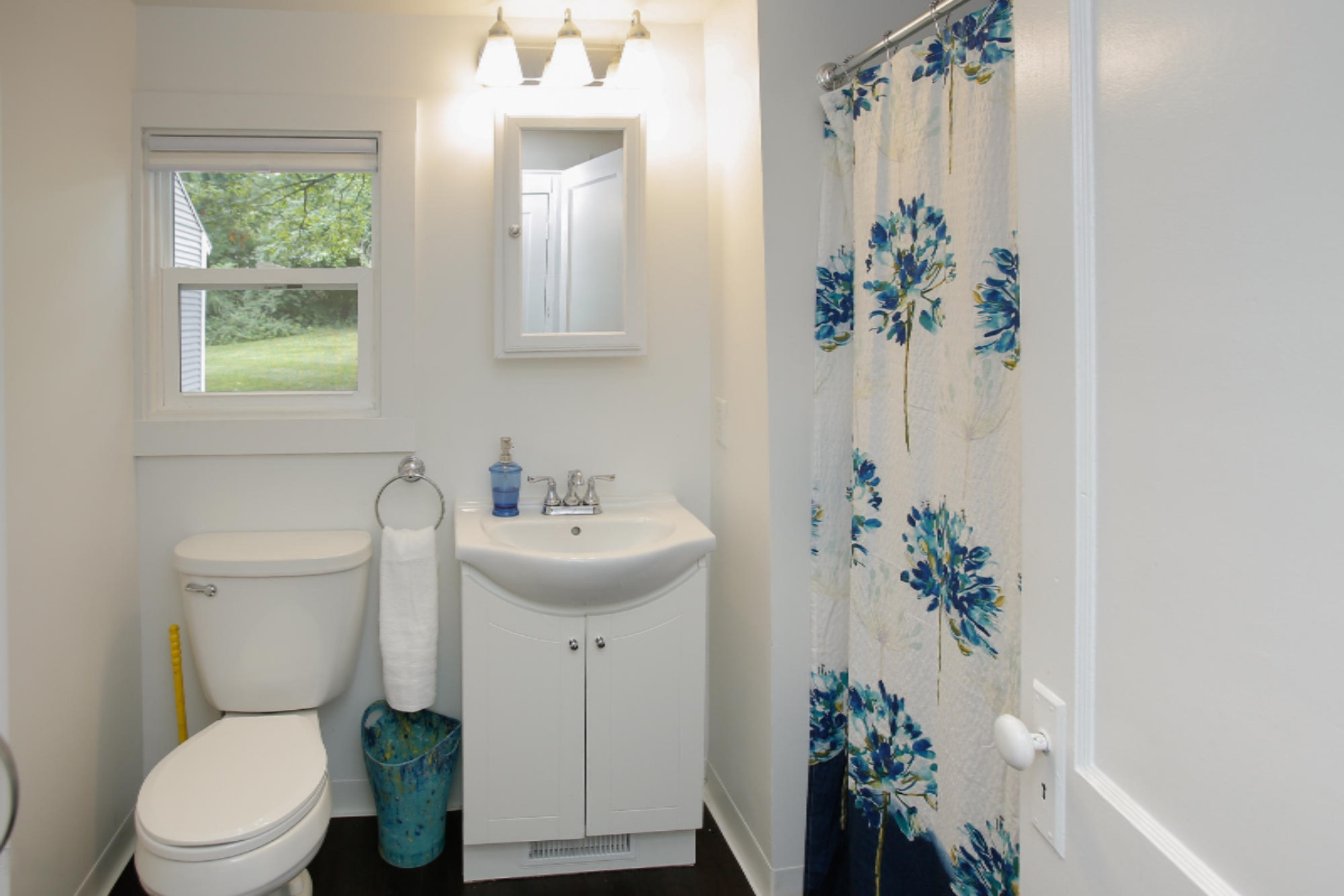 807 Whites Road Kalamazoo, MI 49008 - Photo 13 of 22 2nd Bath