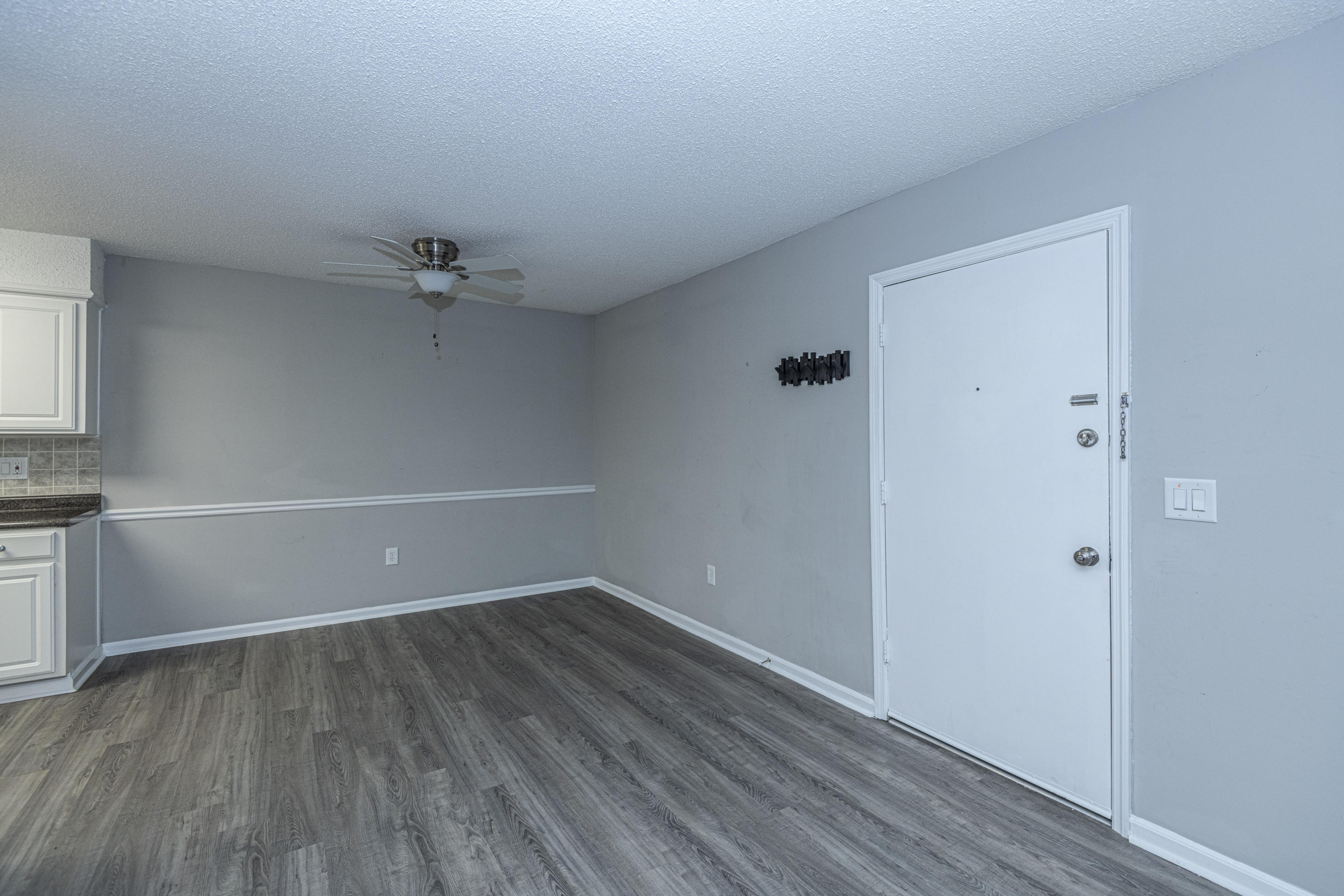 1402 Camp Road, Unit 15B Charleston, SC 29412 - Photo 4 of 23 DSC_0418