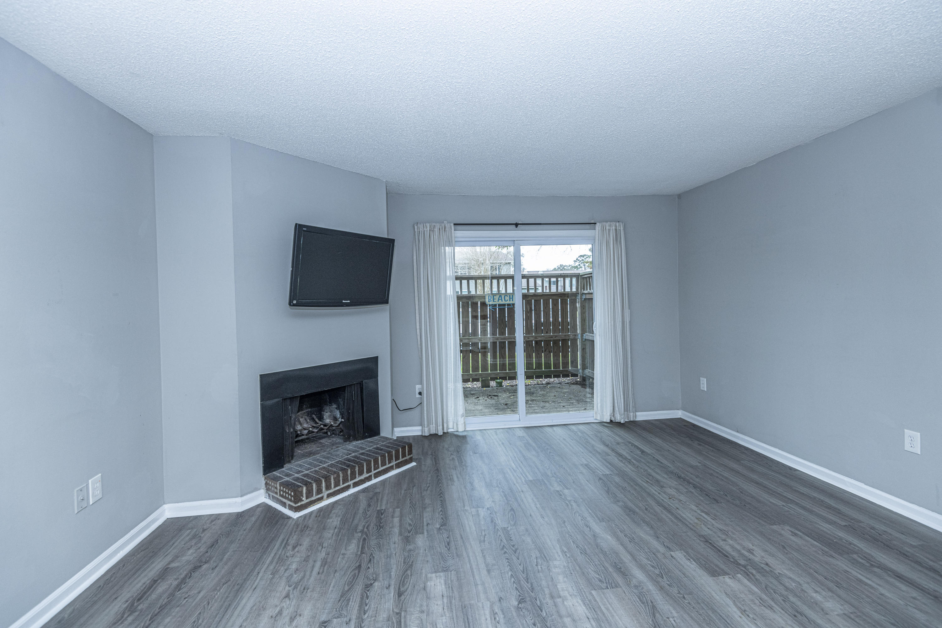 1402 Camp Road, Unit 15B Charleston, SC 29412 - Photo 5 of 23 DSC_0416