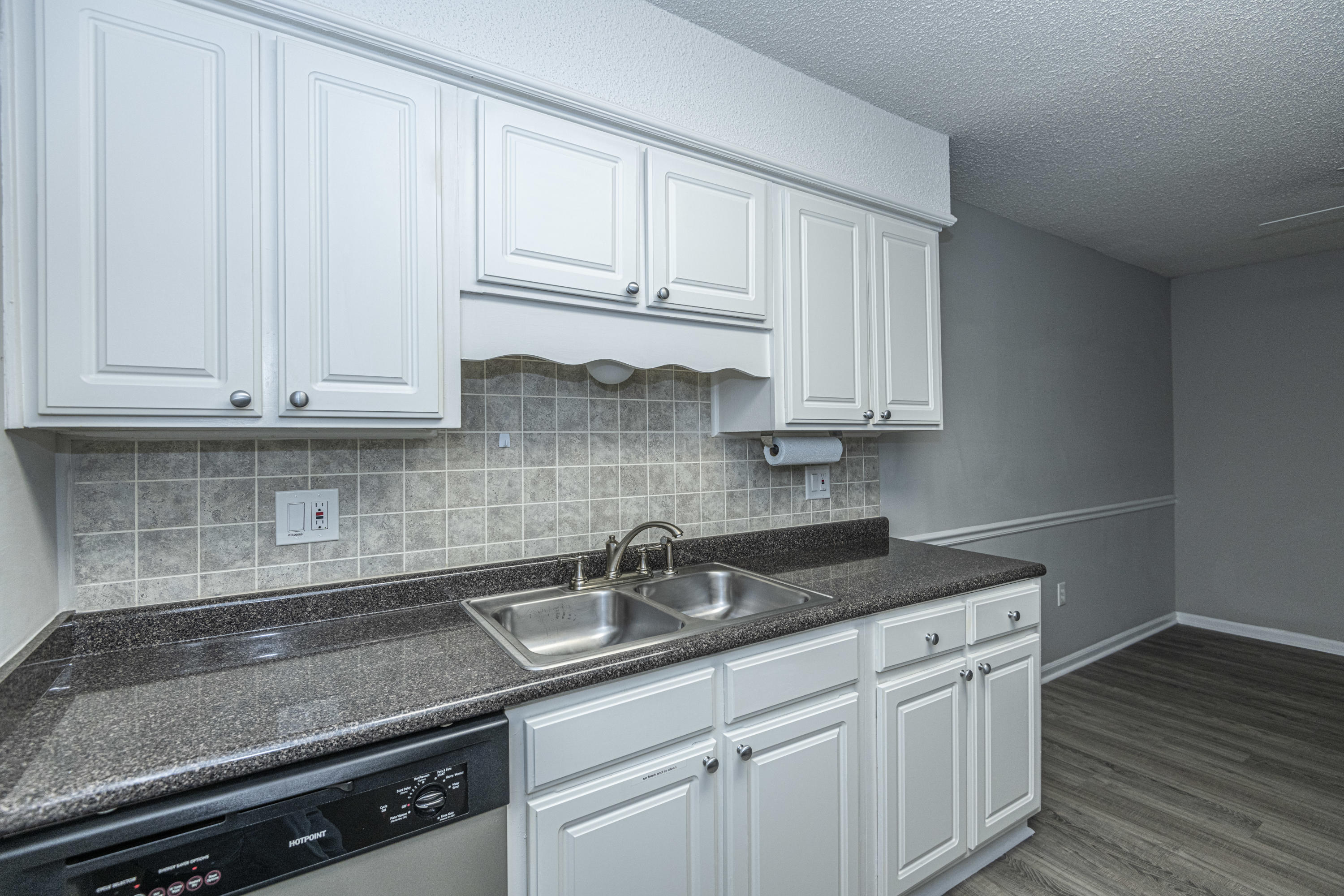 1402 Camp Road, Unit 15B Charleston, SC 29412 - Photo 9 of 23 DSC_0424