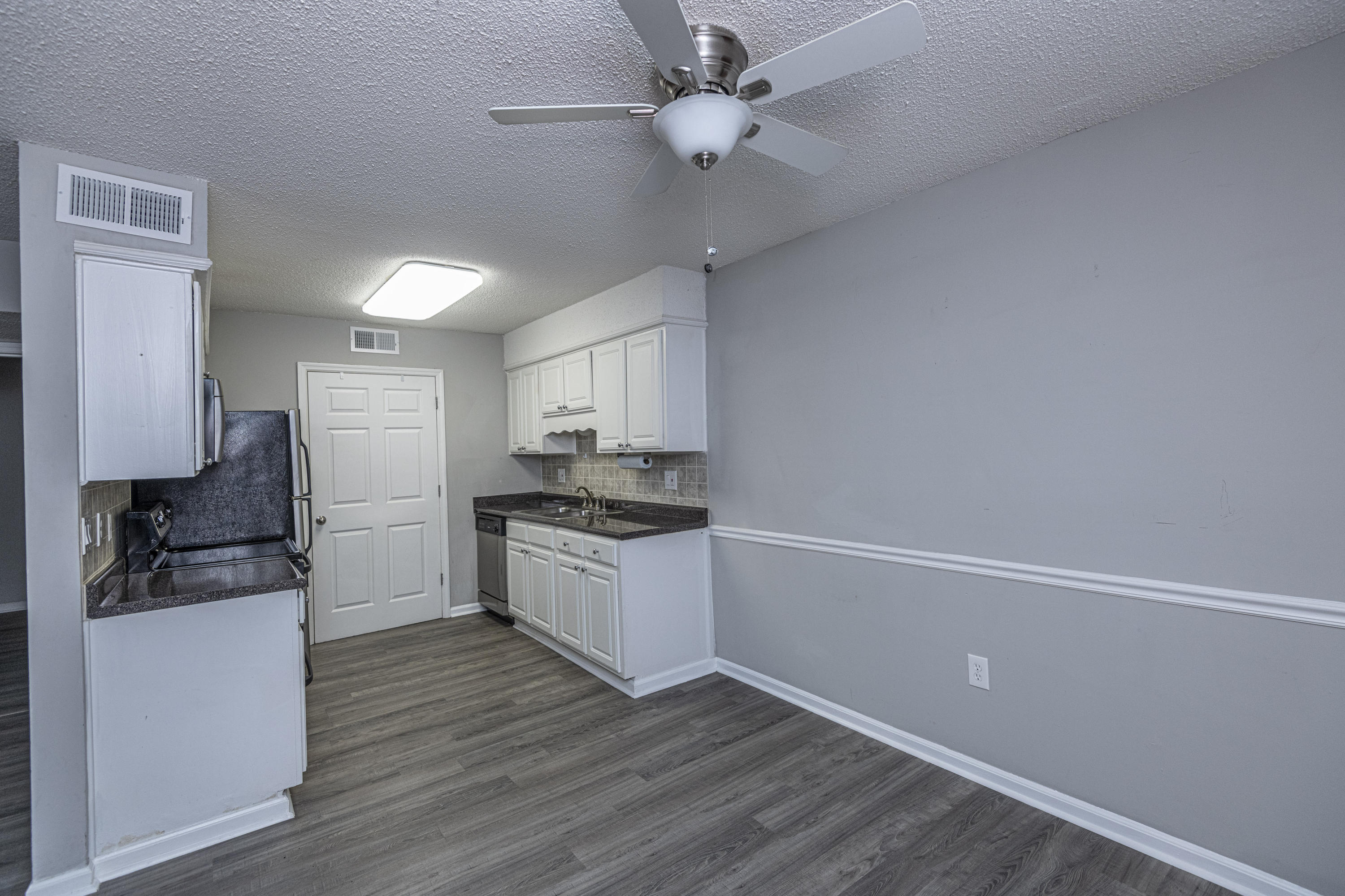 1402 Camp Road, Unit 15B Charleston, SC 29412 - Photo 10 of 23 DSC_0420