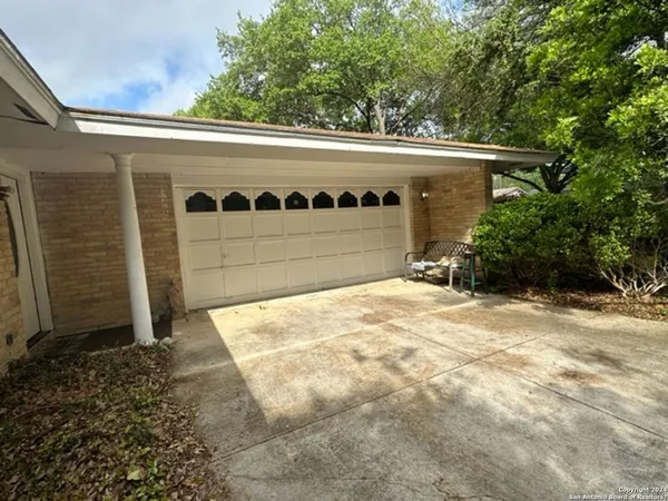 $1,300 | 6818 Horwich, San Antonio, TX 78239