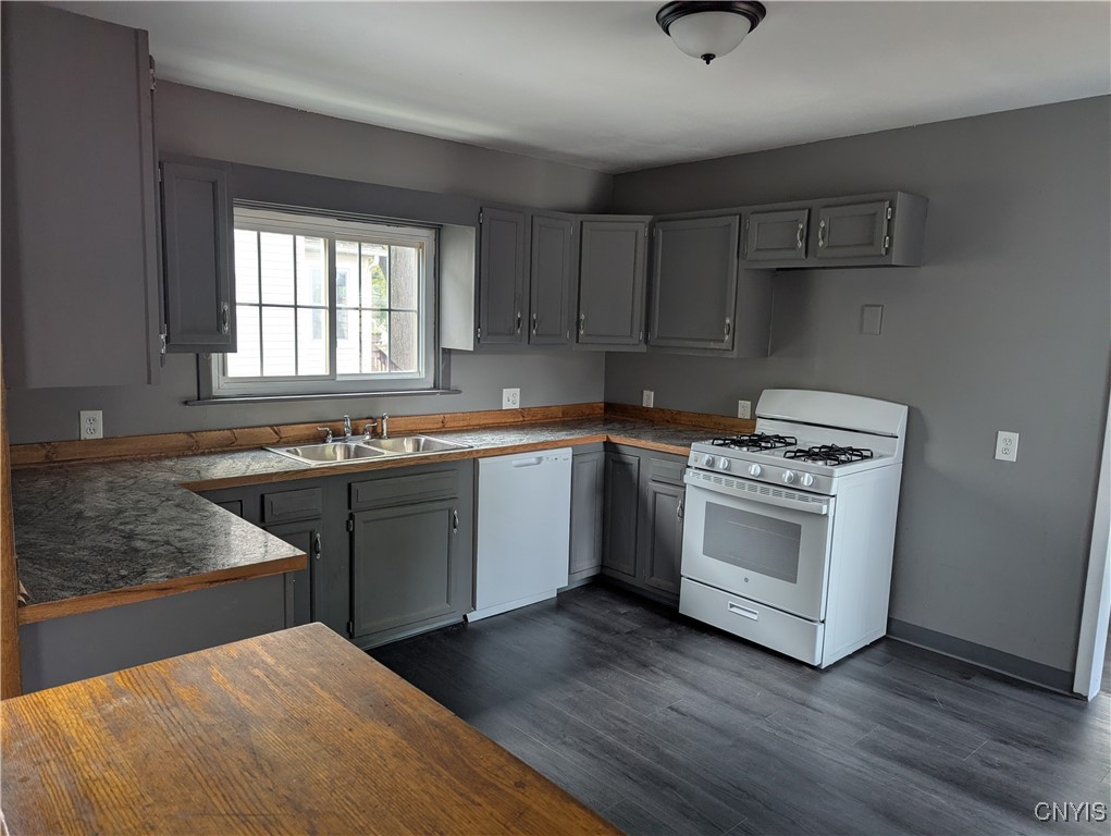 309 North Main Street Manlius, NY 13116 - Photo 3 of 16