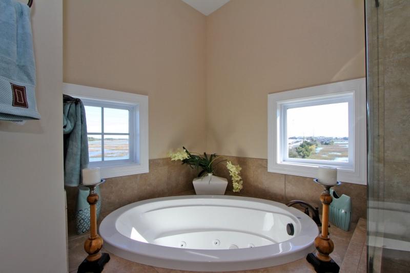 2107 Tides End Road Charleston, SC 29412 - Photo 16 of 30 Master Bath