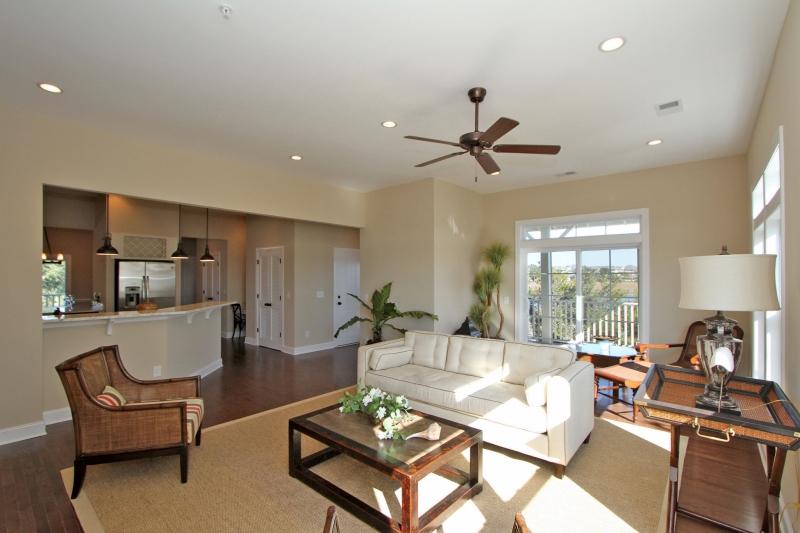 2107 Tides End Road Charleston, SC 29412 - Photo 3 of 30 Great/Family Room