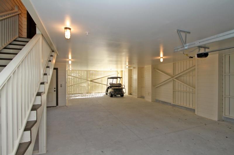 2107 Tides End Road Charleston, SC 29412 - Photo 23 of 30 Garage