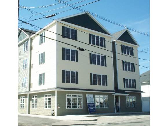 428 Lafayette Road, Unit 203C Hampton, NH 03842 - Photo 1 of 1 Gallery Image 1