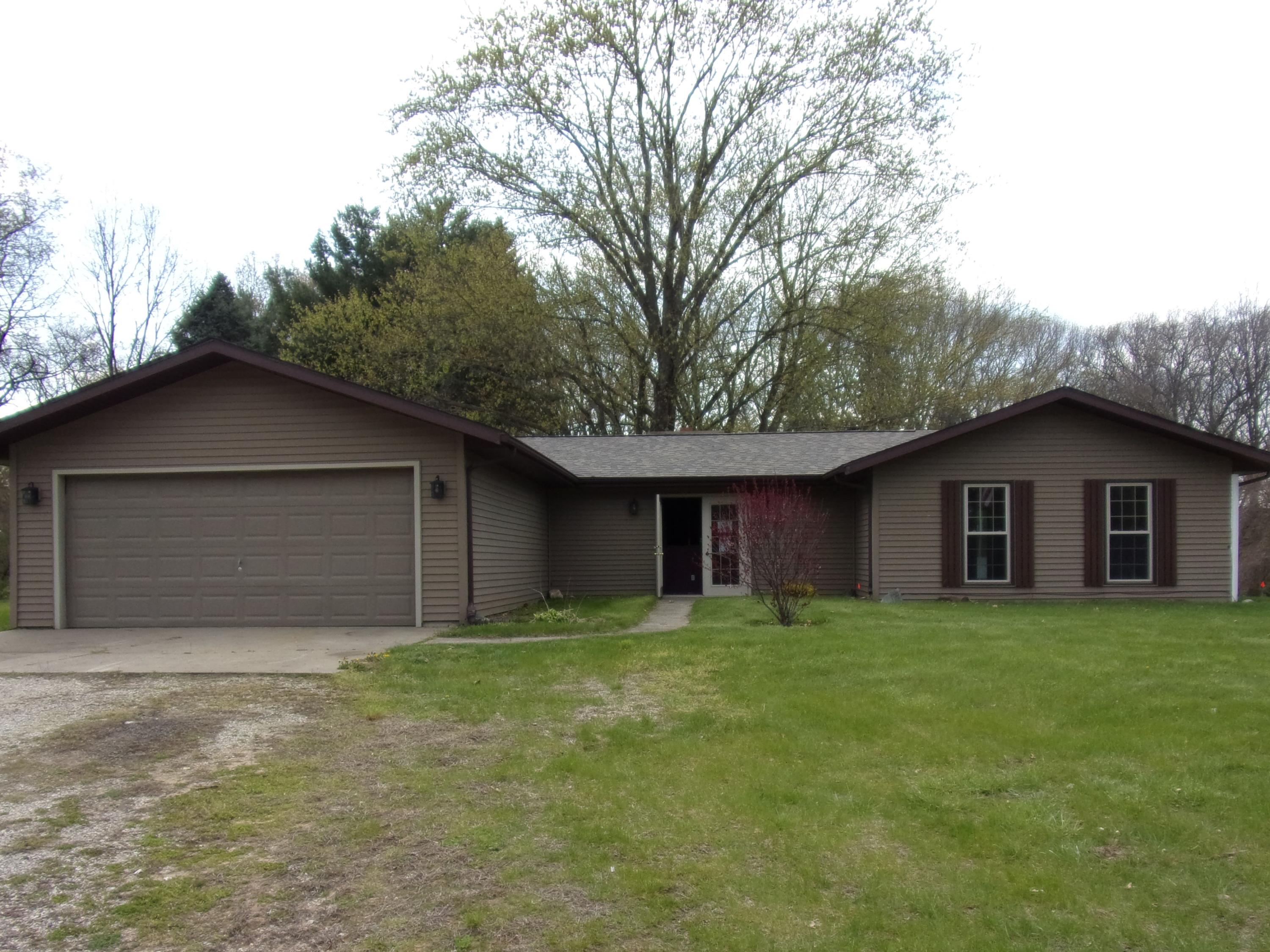 65840 North Centerville Road Sturgis, MI 49091 - Photo 1 of 14 101_0442 (2)