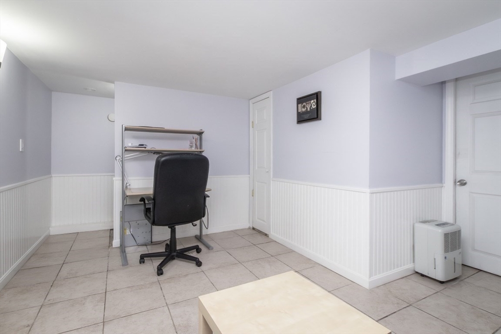 32 Hamilton Road, Unit 32 Wakefield, MA 01880 - Photo 27 of 39