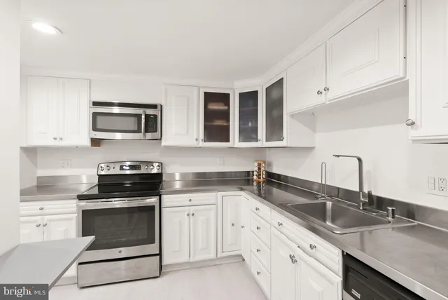 $4,200 | 500 G Street Southwest, Washington, DC 20024