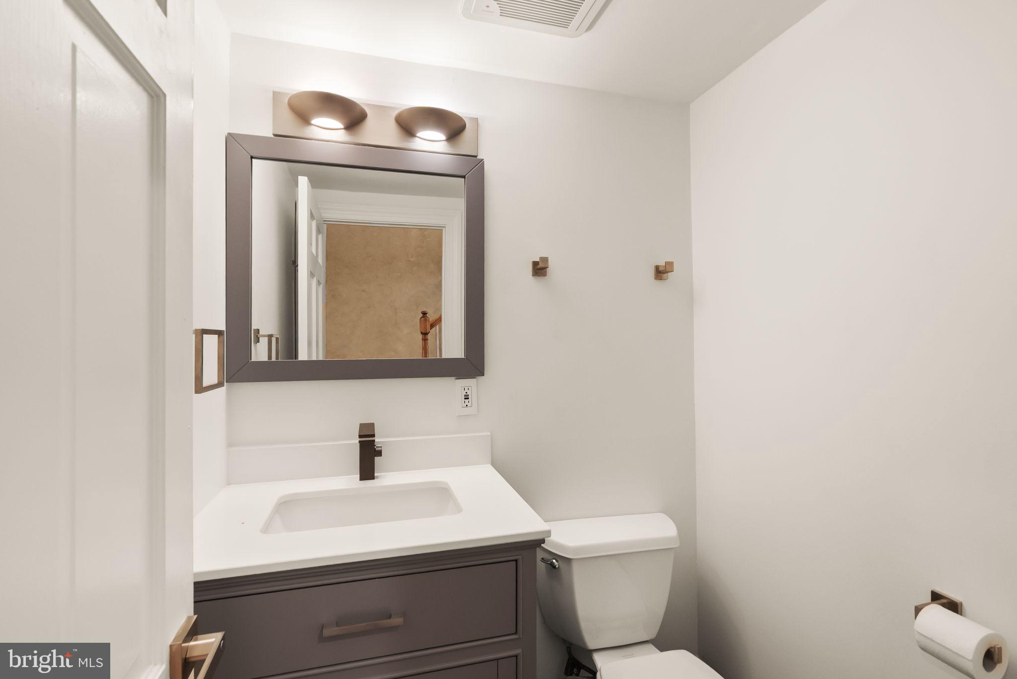 500 G Street Southwest Washington, DC 20024 - Photo 13 of 26 Powder Room on Main Level