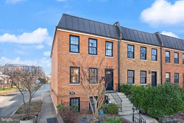 $4,200 | 500 G Street Southwest, Washington, DC 20024