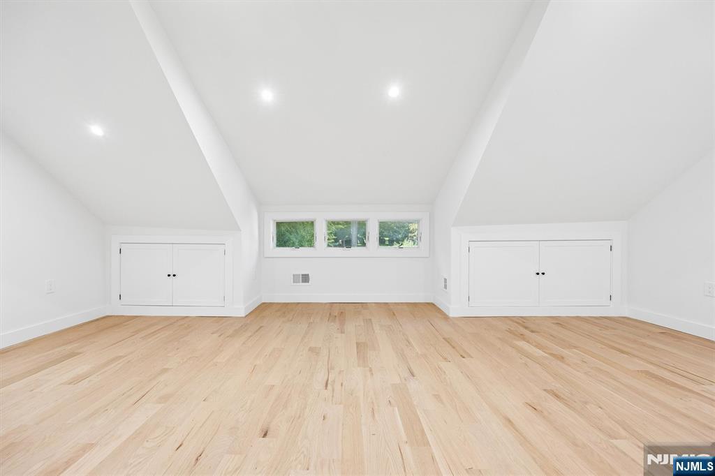 32 Oak Bend Road West Orange, NJ 07052 - Photo 22 of 28 Gallery Image 22