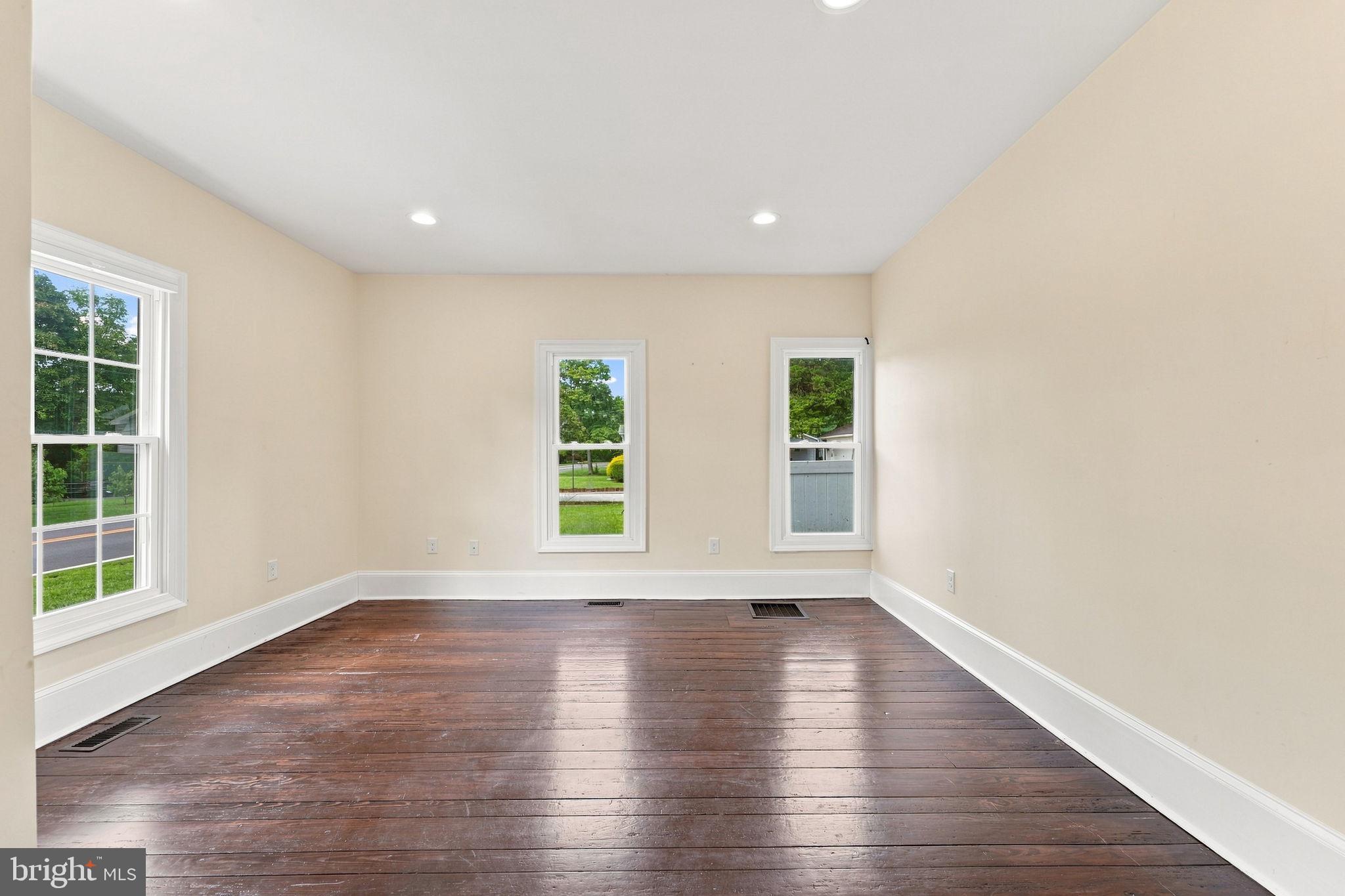 8 Seeley Road Bridgeton, NJ 08302 - Photo 6 of 44 Bright and airy open space awaits.