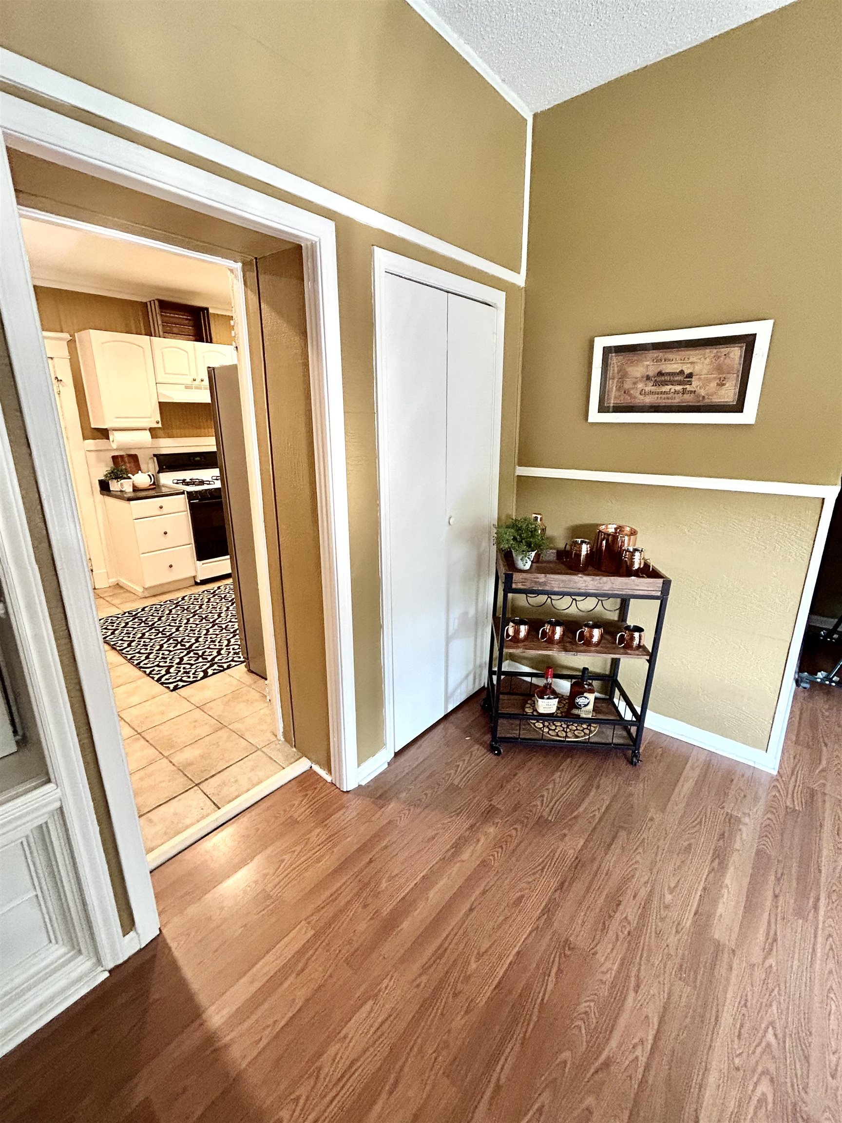 823 Cooper Street Memphis, TN 38104 - Photo 13 of 18 a view of workspace with wooden floor and furniture