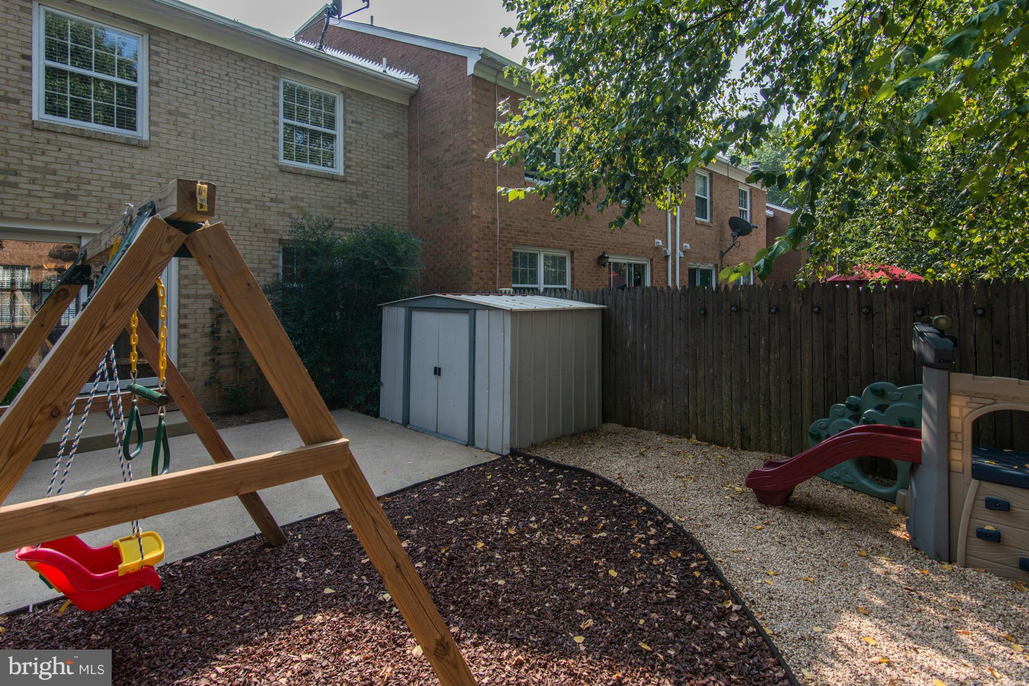 7043 Leestone Street Springfield, VA 22151 - Photo 3 of 30 Exterior (Rear)