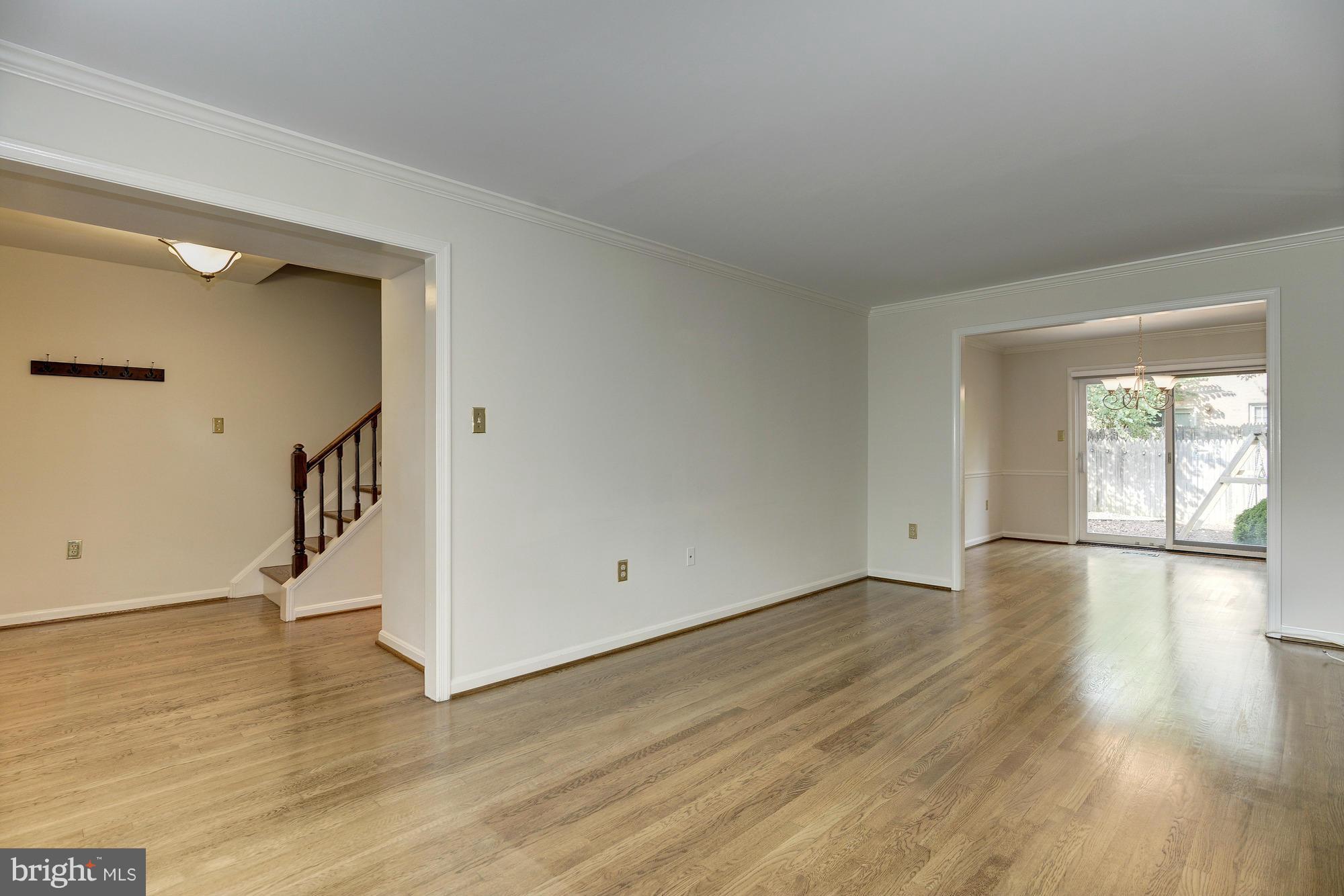 7043 Leestone Street Springfield, VA 22151 - Photo 7 of 30 Living Room