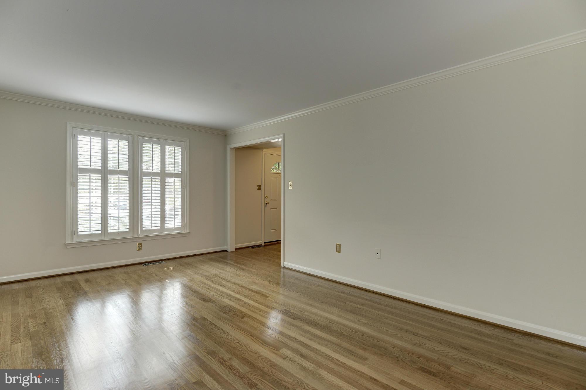 7043 Leestone Street Springfield, VA 22151 - Photo 8 of 30 Living Room