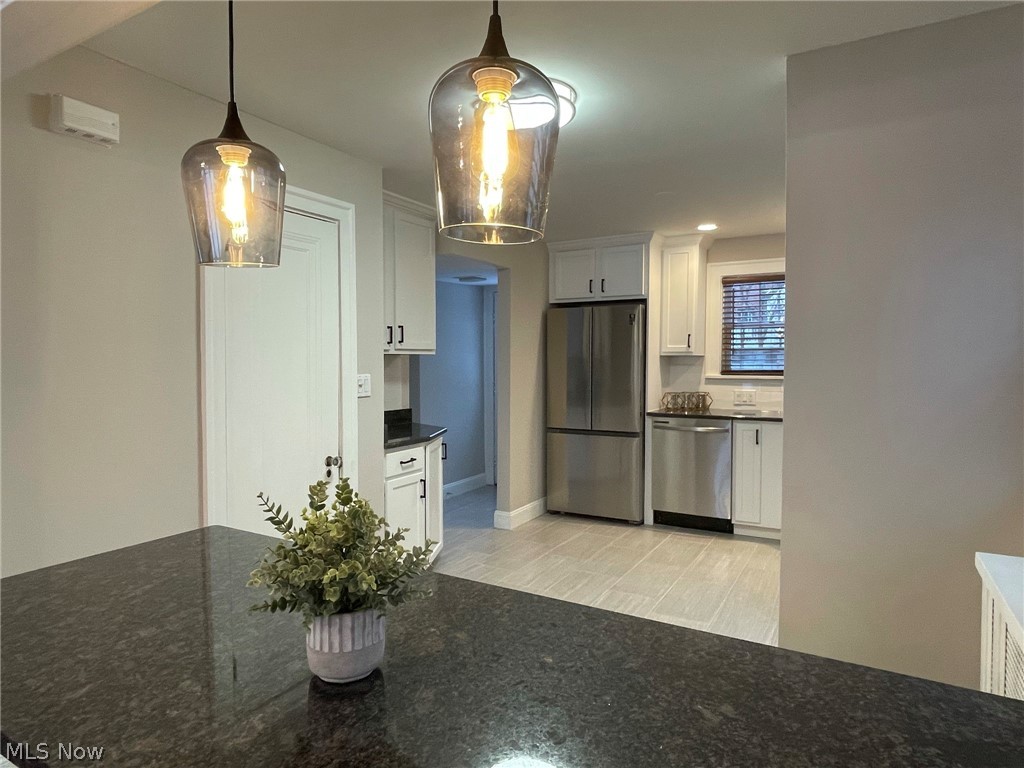 3326 Ardmore Road Cleveland, OH 44120 - Photo 7 of 32