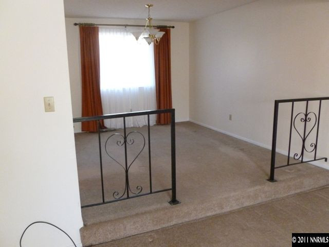3035 Randolph Drive Reno, NV 89502 - Photo 8 of 13